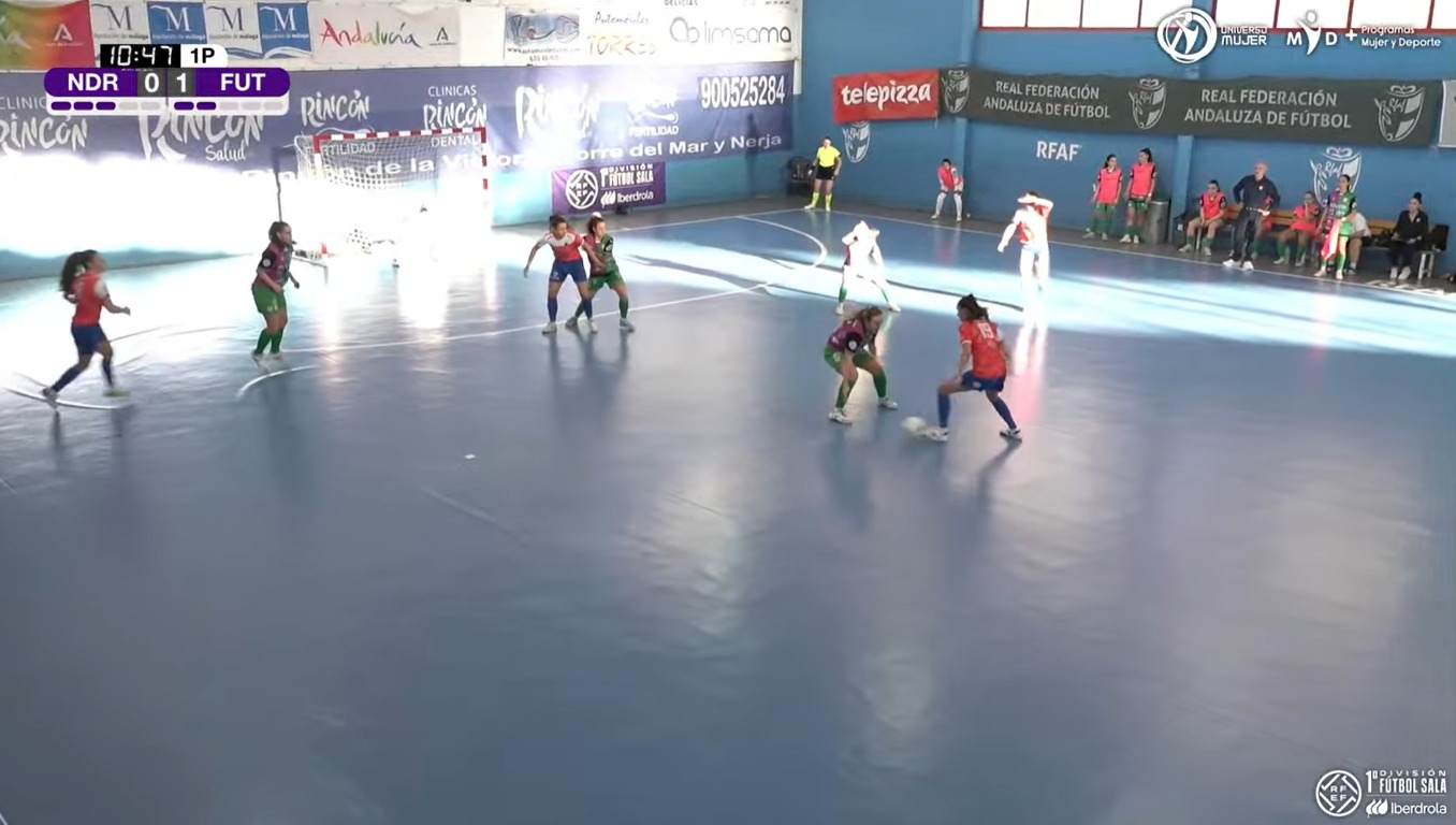El sol dificultó el juego durante la primera parte en el partido entre el Nueces de Ronda Atlético Torcal y el Futsi Atlético Navalcarnero