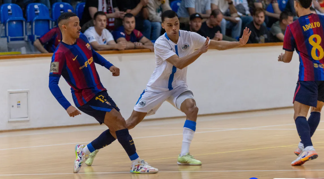 João Victor durante la última victoria del Barça en la Champions League.